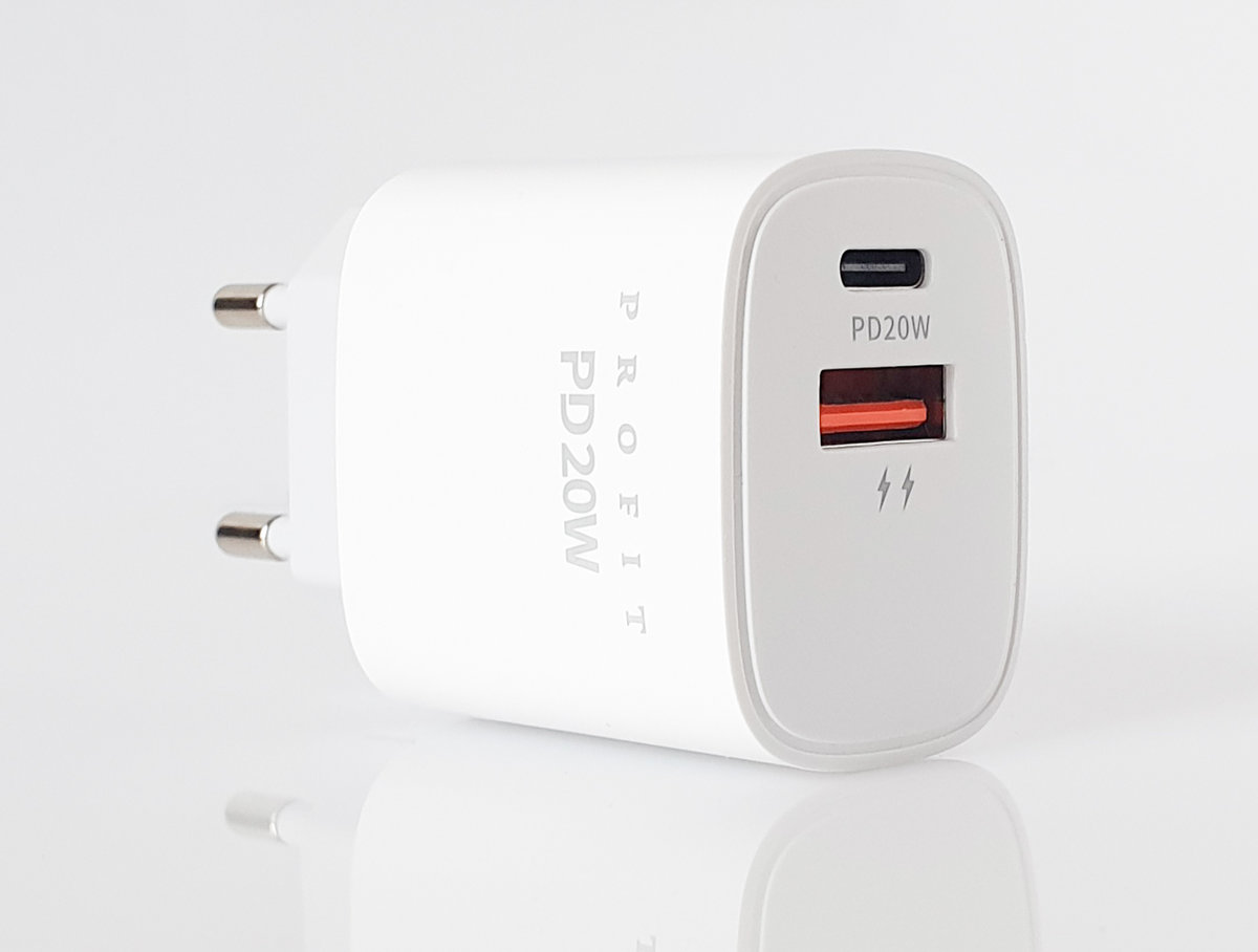 Мережевий зарядний пристрій 20W Profit U58 PD QC3.0 USB +Type-C Білий